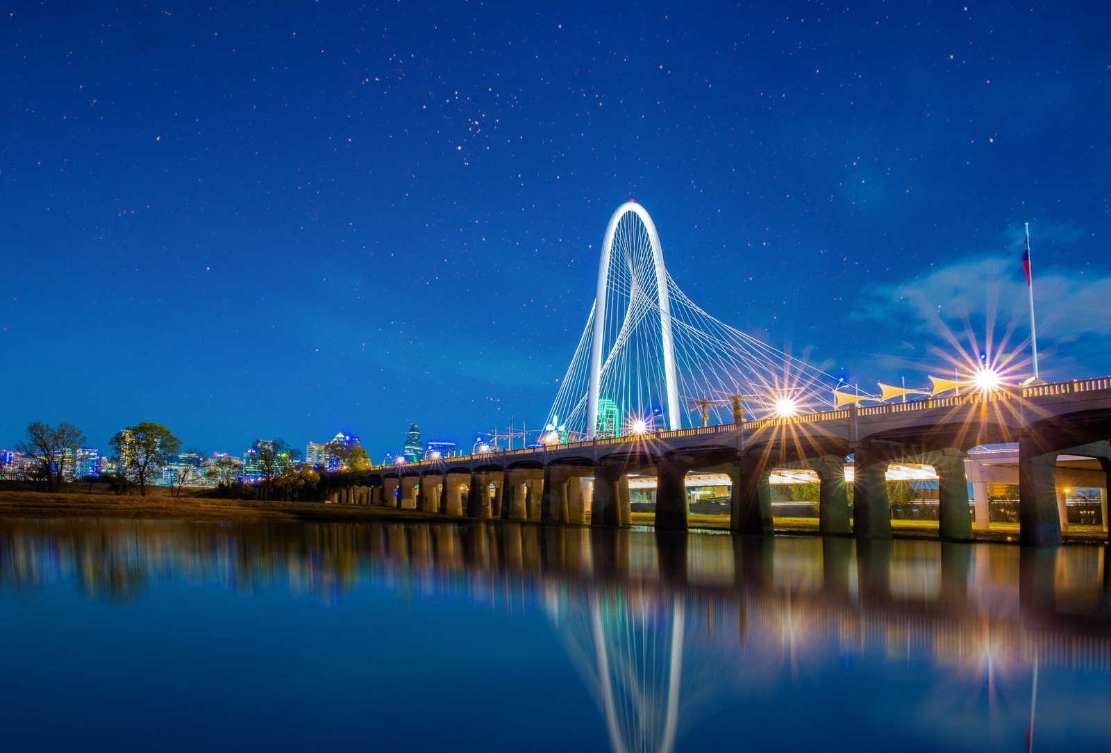 Margaret Hunt Hill Bridge at night in Dallas, Texas, Margaret Hunt Hill Bridge and Dallas downtown skyline.