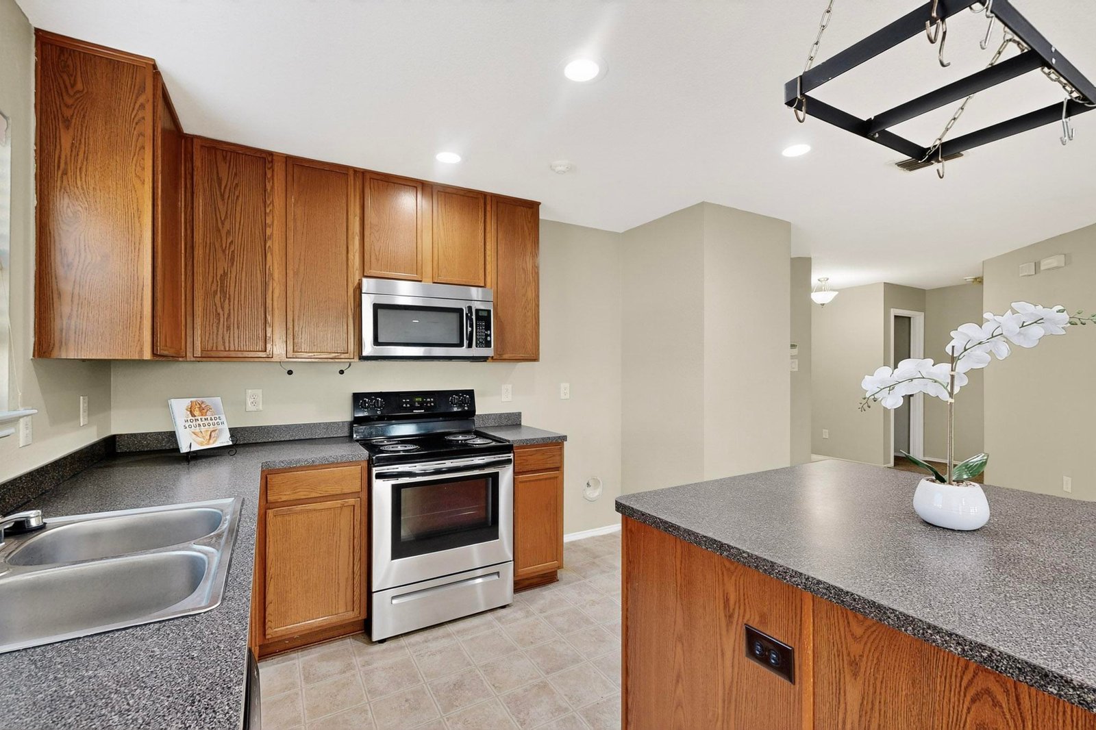 13-3D-Casas-2114-Cypress-Way-11152025_071450