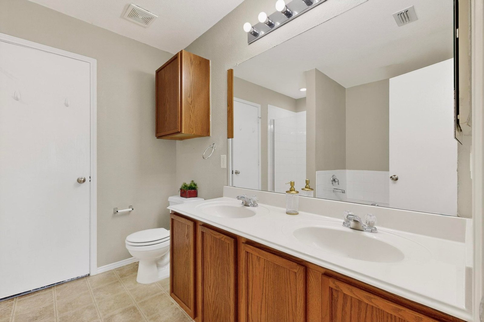 19-3D-Casas-2114-Cypress-Way-11152025_071227