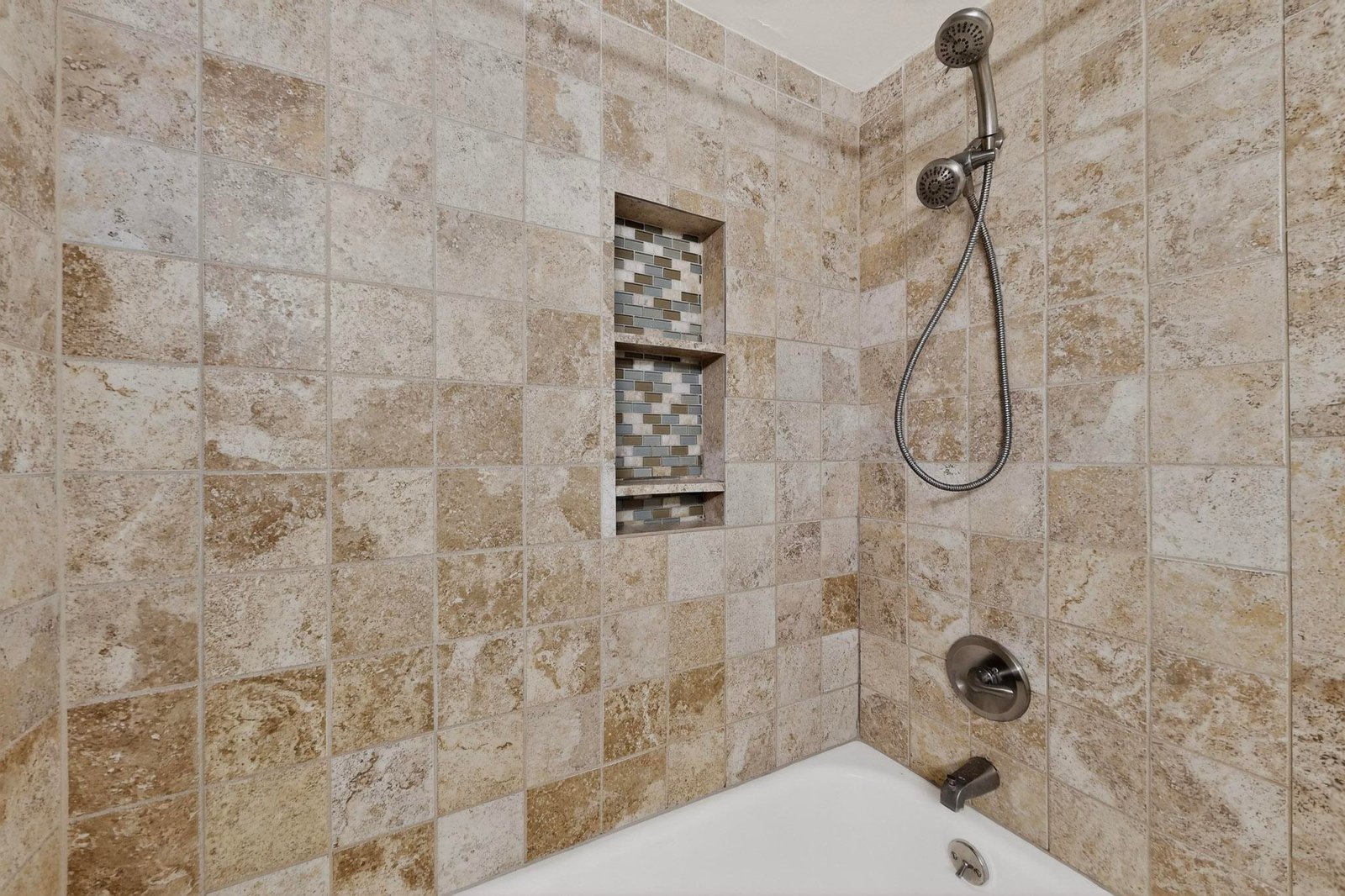 28-3D-Casas-4800-Northway-Dr-03192026_085252